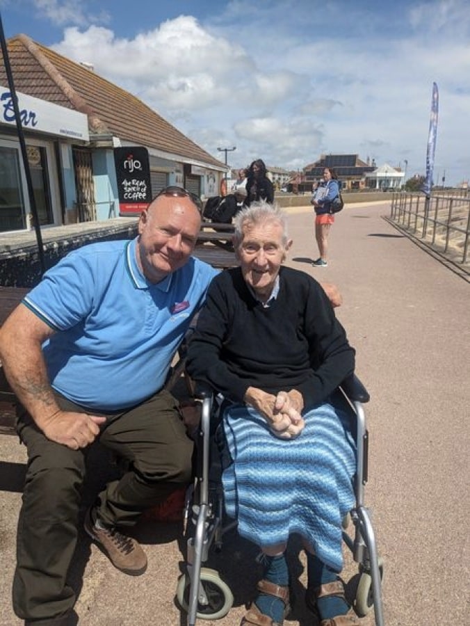 trip-to-clacton-seaside-care-home